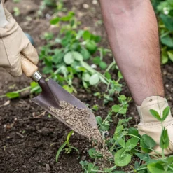 Hot BOTANIC® Lot d'outils à main pour le jardin coloris marron (transplantoir, serfouette, griffe) - 3 outils