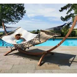 Best JOBEK Set support et hamac EsKapade coloris rayé marine à franges bleues en bois et polypropylène Hamacs - 323 x 125 x 128 cm