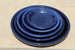 Clearance LES POTERIES D'ALBI Soucoupe en terre cuite émaillée bleu Nuit étoilée Les Poteries d’Albi - Ø 28 cm